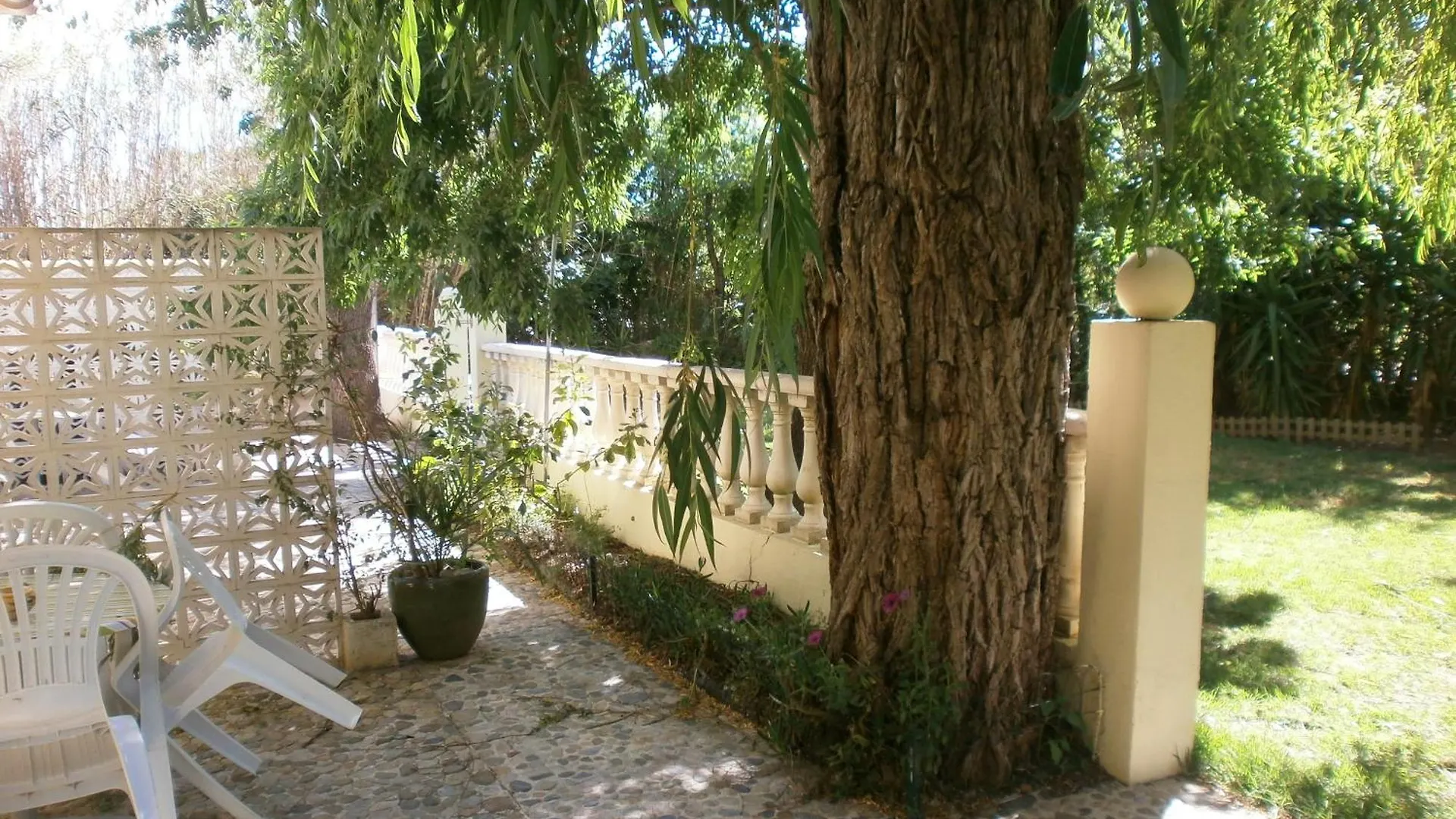 Hotel De La Mer Ιέρ